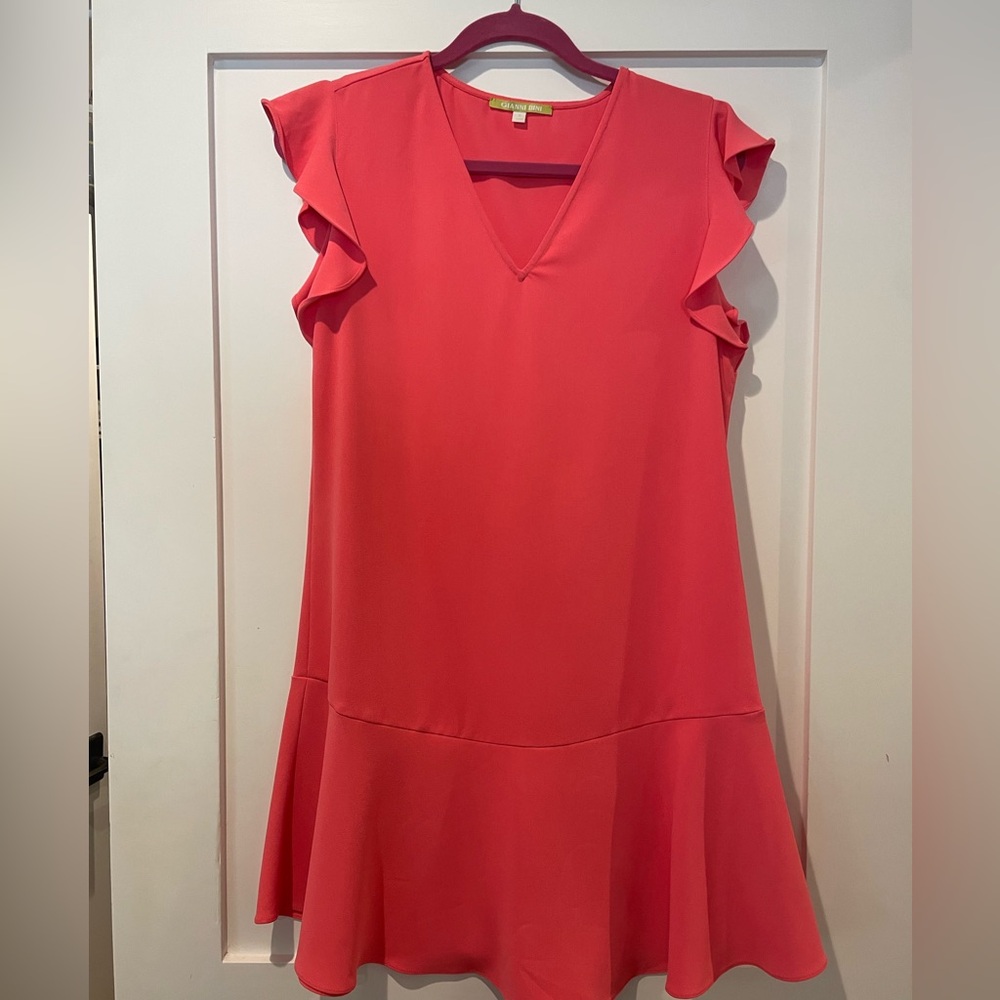 Gianni Bini Coral Flounce sleeve dress. Small.